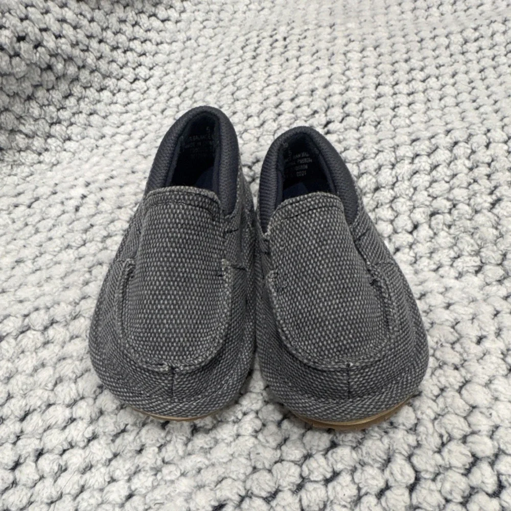 The Children's Place Gray Canvas Loafer Slip-On Shoes Size 5 Unisex Baby